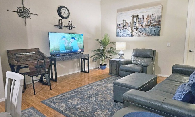 Glenmont Estates Casa | ¡Disfrute de nuestra suite familiar de huéspedes Vintage ubicada en el CORAZÓN de Goodyear Az!