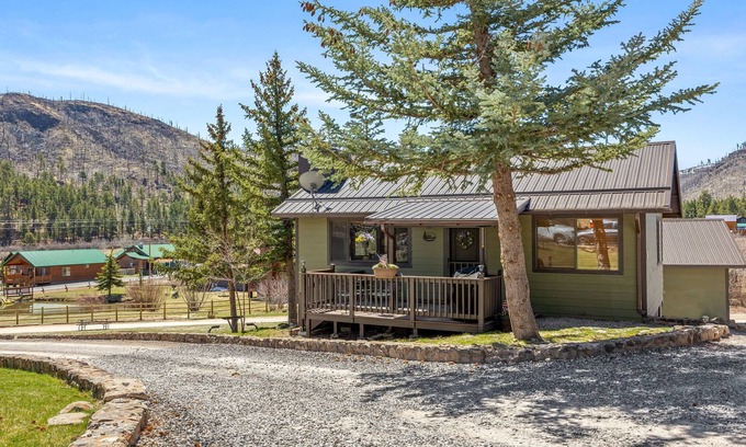 Greer Cabina | Blue Spruce Cabin Sum