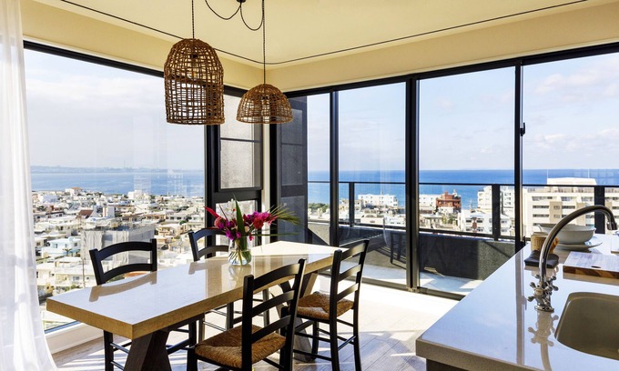Hamagawa Condominio | BLUE STEAK WONDER CHATAN