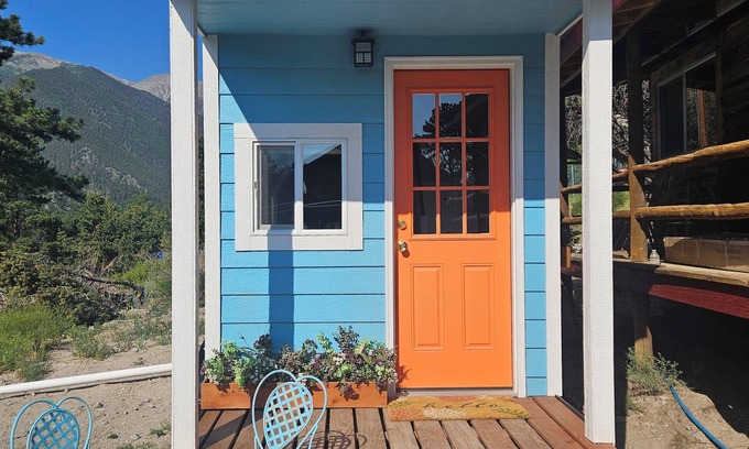 Buena Vista Casa | Blue Tiny House Getaway at Deer Valley w/ Geothermal pools & more!