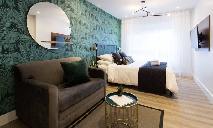 Little Italy Apartamento | Blue Tropics Studio in Little Italy with kitchen by Denstays