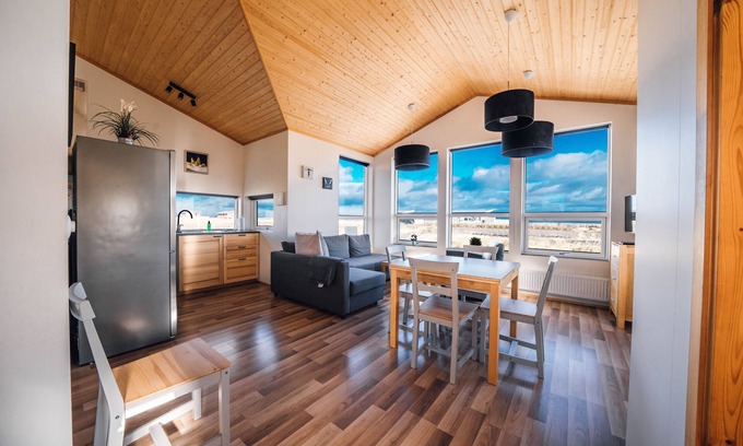 Reykholt Cabina | Blue View Cabin 6A with Hot Tub