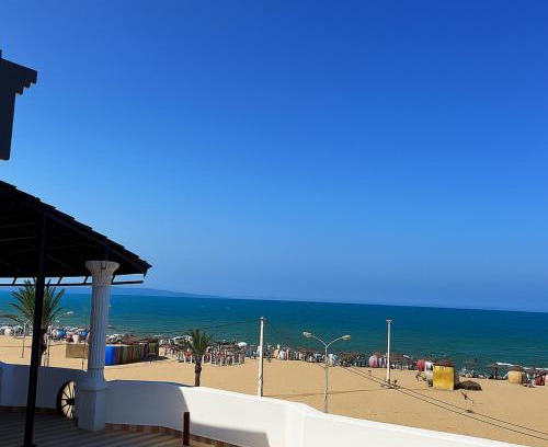 Raoued plage Casa | Blue View Rooftop - Gammarth , Pieds dans l'eau, Terrasse panoramique face à la mer