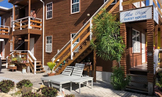 Cayo Corker Hotel | Blue Wave Guest House