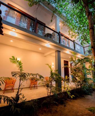 Hikkaduwa Hotel | BLUE WHALES HOTEL