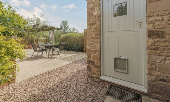 Ross-on-Wye Cabaña | BLUEBELL COTTAGE, pet friendly, character holiday cottage in Newent