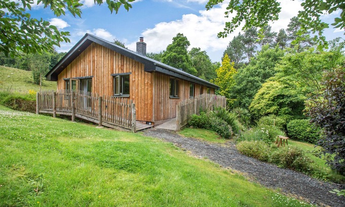 Cymau Cabaña | BLUEBELL, family friendly, country holiday cottage in Brymbo