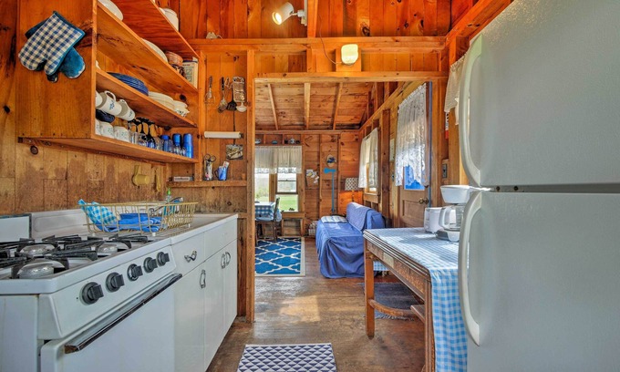Waldoboro Cabaña | 'Blueberry Cottage'-Dock en Scenic Back River Cove