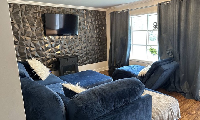 Church Street Casa | Blueberry peach retreat