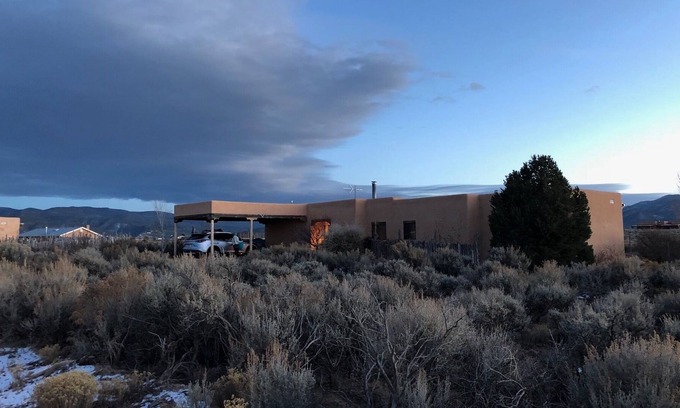 Taos Casa | Bluebird Adobe! 3 BR 2BA casa encantadora cerca de Taos