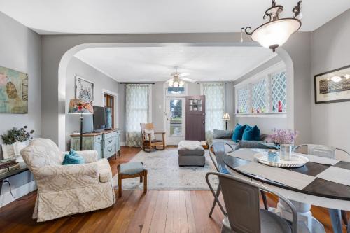 Salida Casa | Bluebird Cottage, Downtwn Salida Victorian On Park