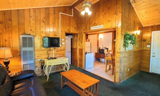 Idyllwild Cabina | Bluebird Cottage Inn