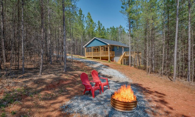 Rutherfordton Casa | Bluebird Cottage | Secluded Cottage in the Blue Ridge Mountains