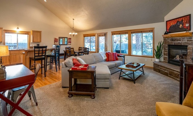 Southwest Bend Casa | Bluebird Day - Quail Pine Retreat