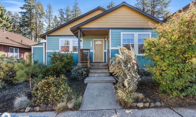Southern Crossing Casa | Bluebird Day - Raven Sky Bungalow
