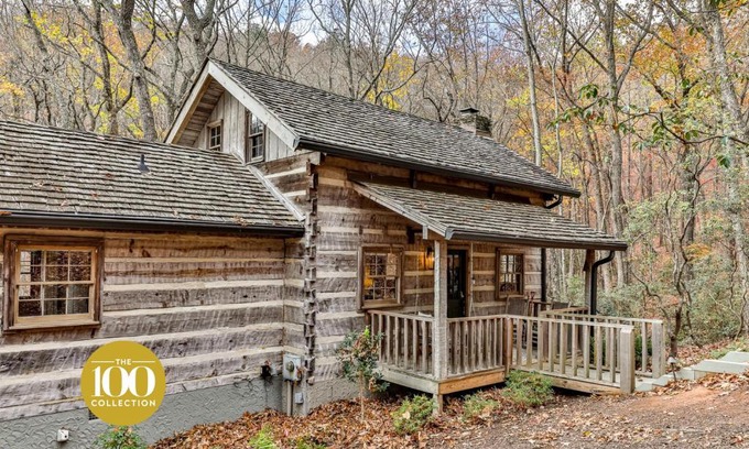 Big Canoe Casa | Bluebird Day - Romantic Creekside Cabin in Big Canoe- Modern Amenities, Fire Pit, Creek Views, Hiking Trails - Big Canoe, GA