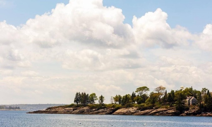 Ocean Point Hotel | Bluebird Ocean Point Inn | Double Queen | with Private Beach Access