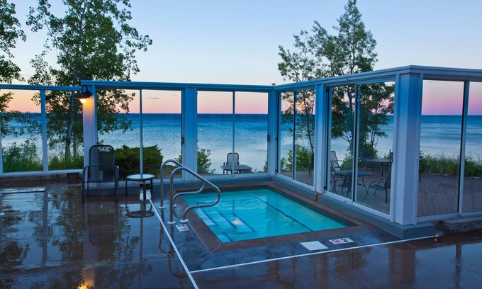 Tofte Complejo | Bluefin Bay on Lake Superior