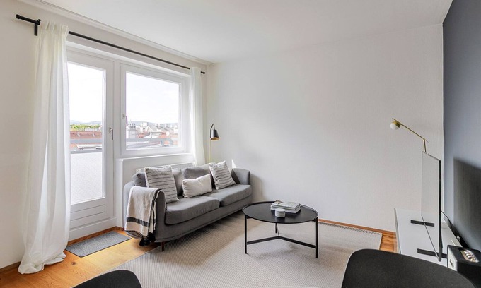 Roßau Apartamento | Blueground | Alsergrund, balcony, nr Votivkirche