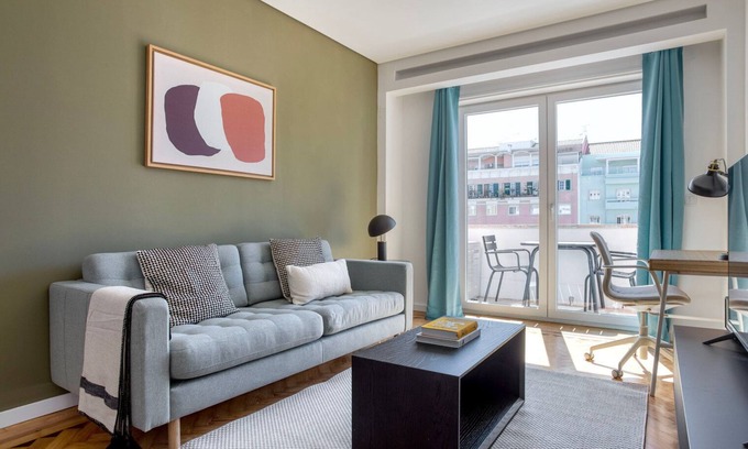 Alvalade Apartamento | Blueground | Alvalade, balcony