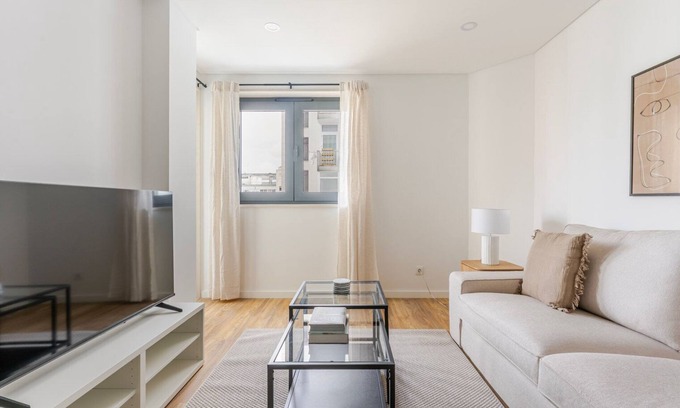 Casal da Ladeira Apartamento | Blueground | Alvalade, balcony, nr Campo Pequeno