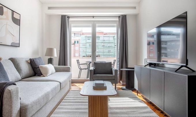 Alvalade Apartamento | Blueground | Alvalade, furnished, balcony