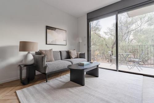 Tel Aviv Apartamento | Blueground at Ramat HaHayal, Garden view, Balcony