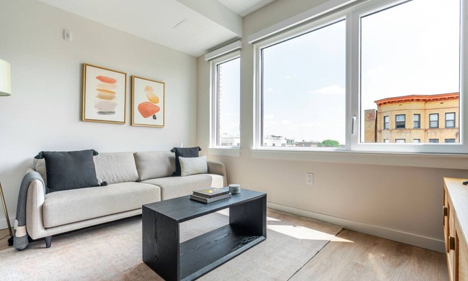 Columbia Heights Apartamento | Blueground | Columbia Heights, pool, nr Meridian Hill Park