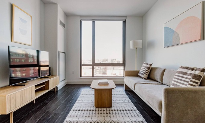 Central-Maverick Square - Paris Street Apartamento | Blueground | East Boston, art & pool, nr park