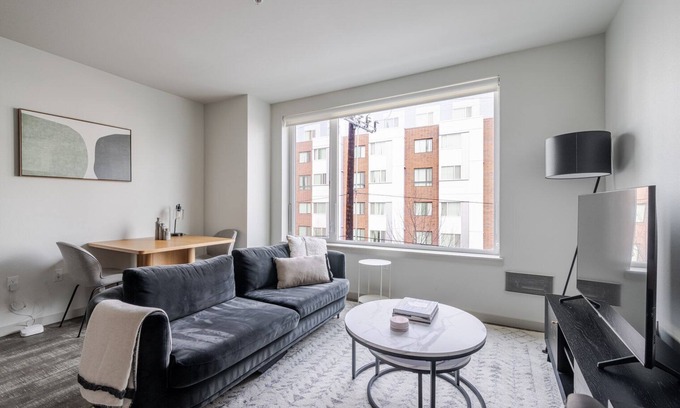Yesler Terrace Apartamento | Blueground | First Hill, rooftop & gym, nr SU