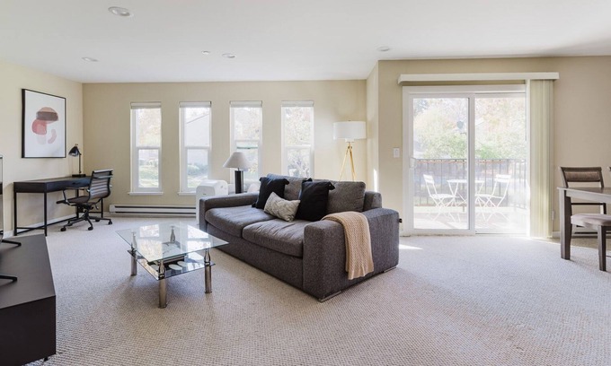 Central District Apartamento | Blueground | Fremont 2bd apartment