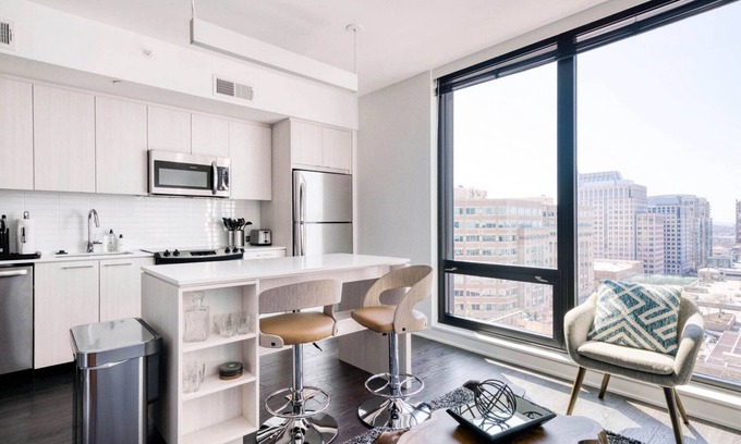 Reston Apartamento | Blueground | Hunter Mill District, pool, nr Lake Anne