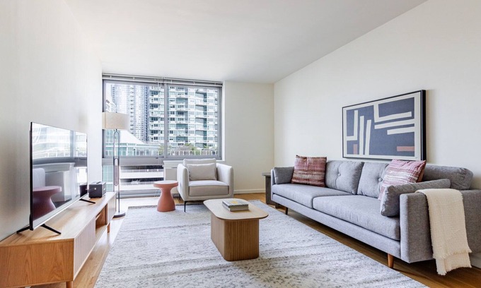 Hunters Point Apartamento | Blueground | LIC, pool & gym, nr parks