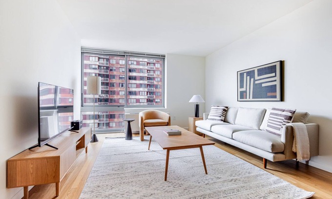 Hunters Point Apartamento | Blueground | LIC, pool & gym, nr parks