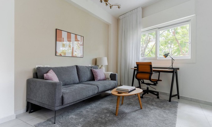 Kerem HaTeimanim Apartamento | Blueground | Nahalat Bynamin, City view (TLV-7)