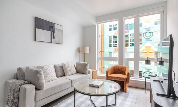 Redmond Apartamento | Blueground | Redmond, pool & AC, nr park