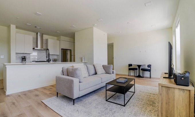 Round Rock Apartamento | Blueground | Round Rock, pool, nr Old Settlers Park