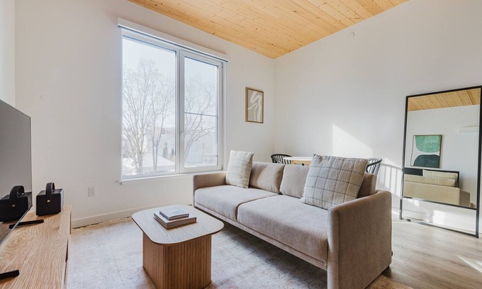 East Somerville Apartamento | Blueground | Somerville, gym & AC, nr Assembly