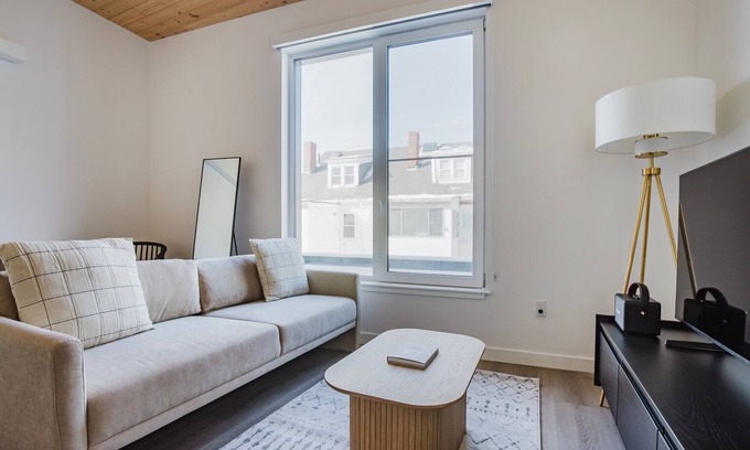 East Somerville Apartamento | Blueground | Somerville, gym & AC, nr Assembly