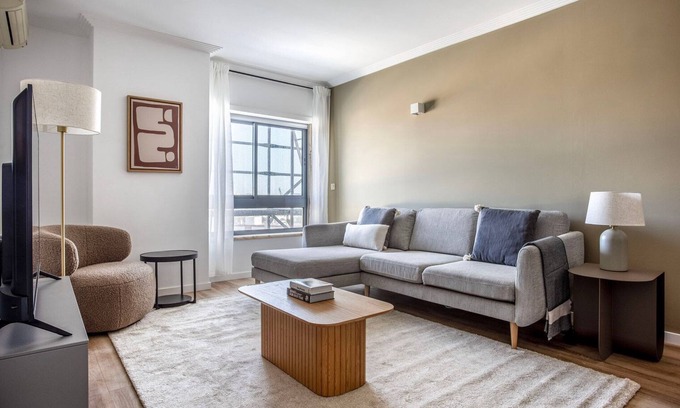 Cidade Universitaria Apartamento | Blueground | Telheiras, pool
