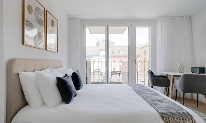 Langstrasse Apartamento | Blueground | Wiedikon, blcny, elev, w/d, nr market