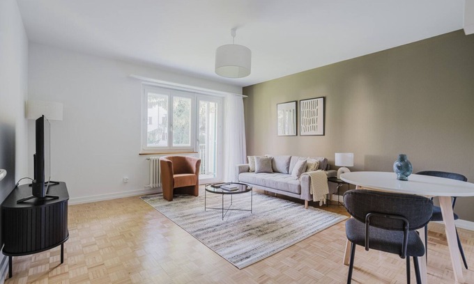 Sihlfeld Apartamento | Blueground | Wiedikon, w/d, furnished & ready
