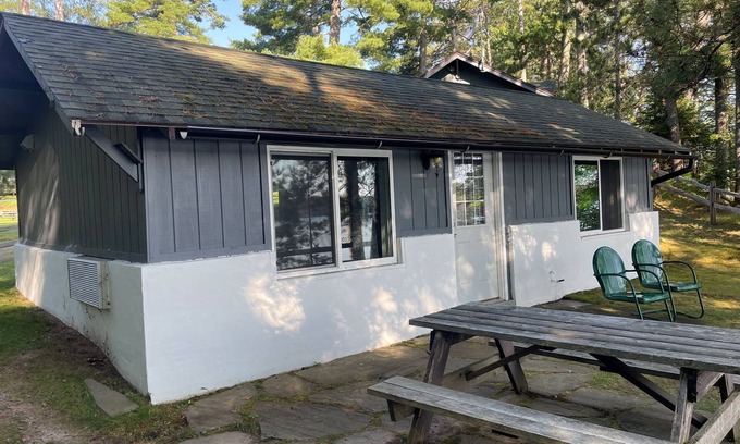 Minocqua Casa | BlueWater LakeFront Cabin