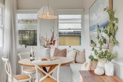 Rangeville Casa | Bluewood Cottage - Cozy Charm, Steps from the City