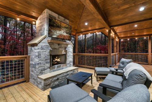 Gatlinburg - Pigeon Forge Casa | Bluff Mountain Retreat