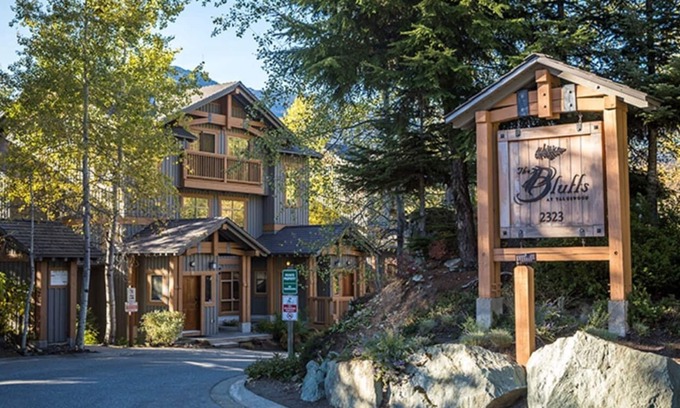 Nordic Estates Chalet De Esquí | BLUFFS 6 | 3 Bed 2 Bath Townhouse | Ski-In/Out | Breathtaking Views | Hot Tub