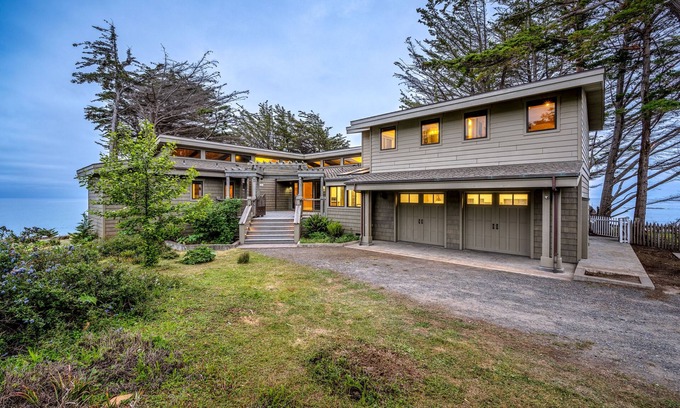 Gualala Casa | Blufftop home with hot tub & forever oceanfront views & private cottage