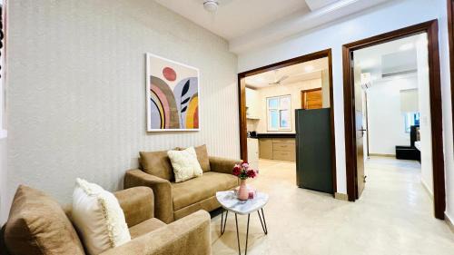 New Delhi Apartamento | BluO 2BHK City Centre - Balcony, Lift, Terrace
