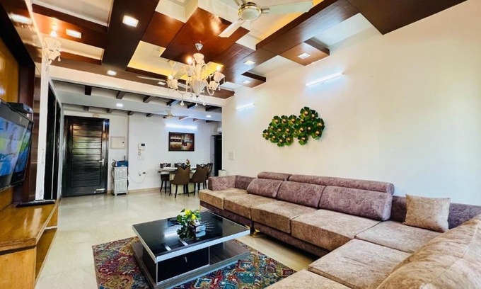 Green Park Apartamento | BluO 3BHK Green Park, Private Garden Lift - Balcony