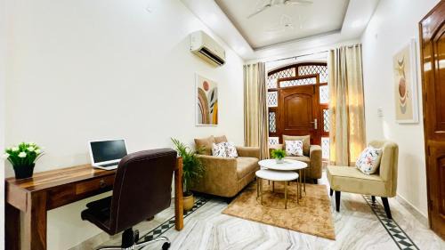 Rohini Apartamento | BluO Modern 2BHK Rohini - Parking , Balcony